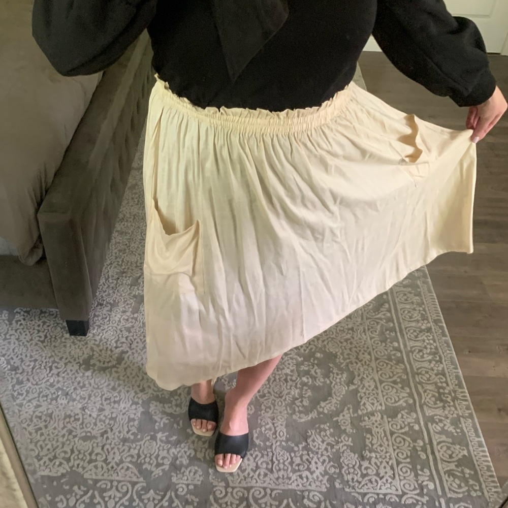Asos midi skirt with two pockets size 16